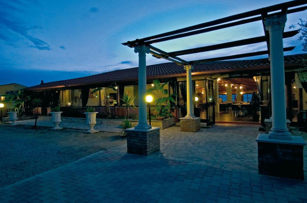Napeto Village Pizzo  Eksteriør bilde